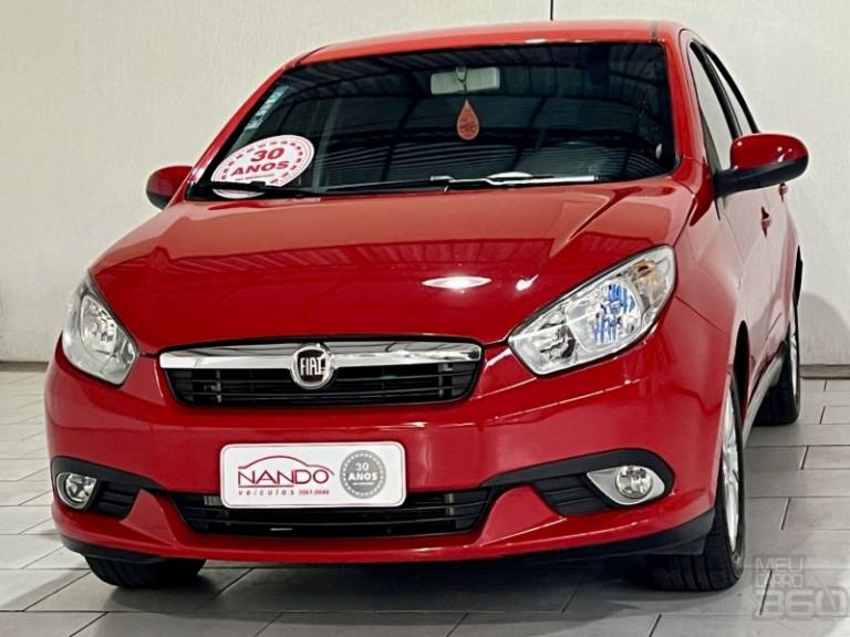 FIAT - GRAND SIENA - 2013/2014 - Vermelha - R$ 39.900,00